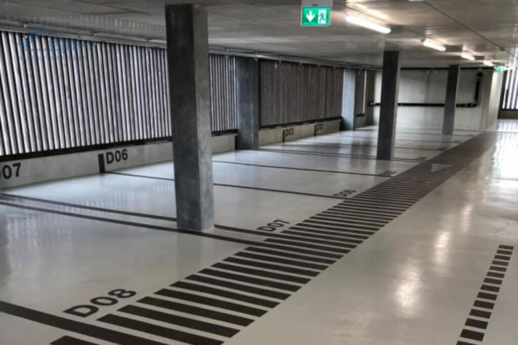 Parking souterrain avec sol en résine